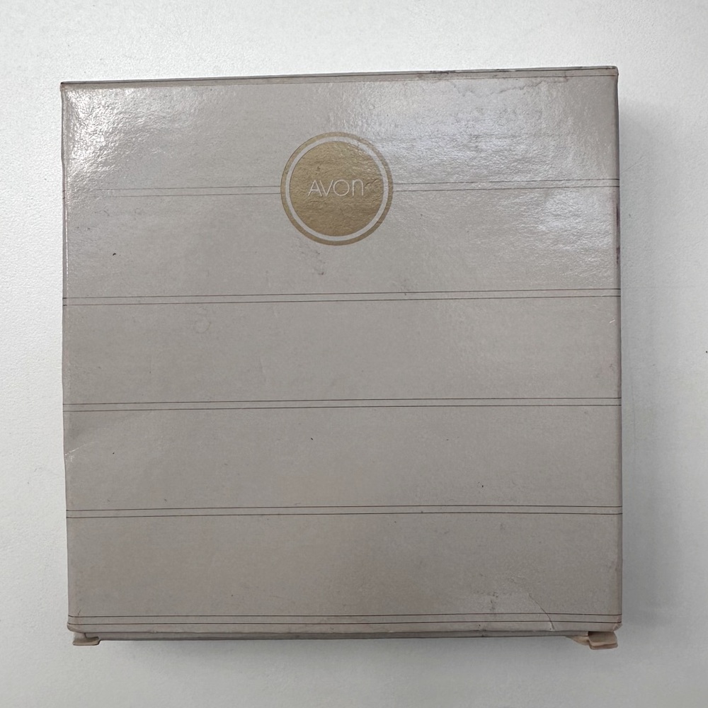 Avon Ultra Perfumed Beauty Dust Powder Puff Sealed in Box NEW (Old Stock) 1987
